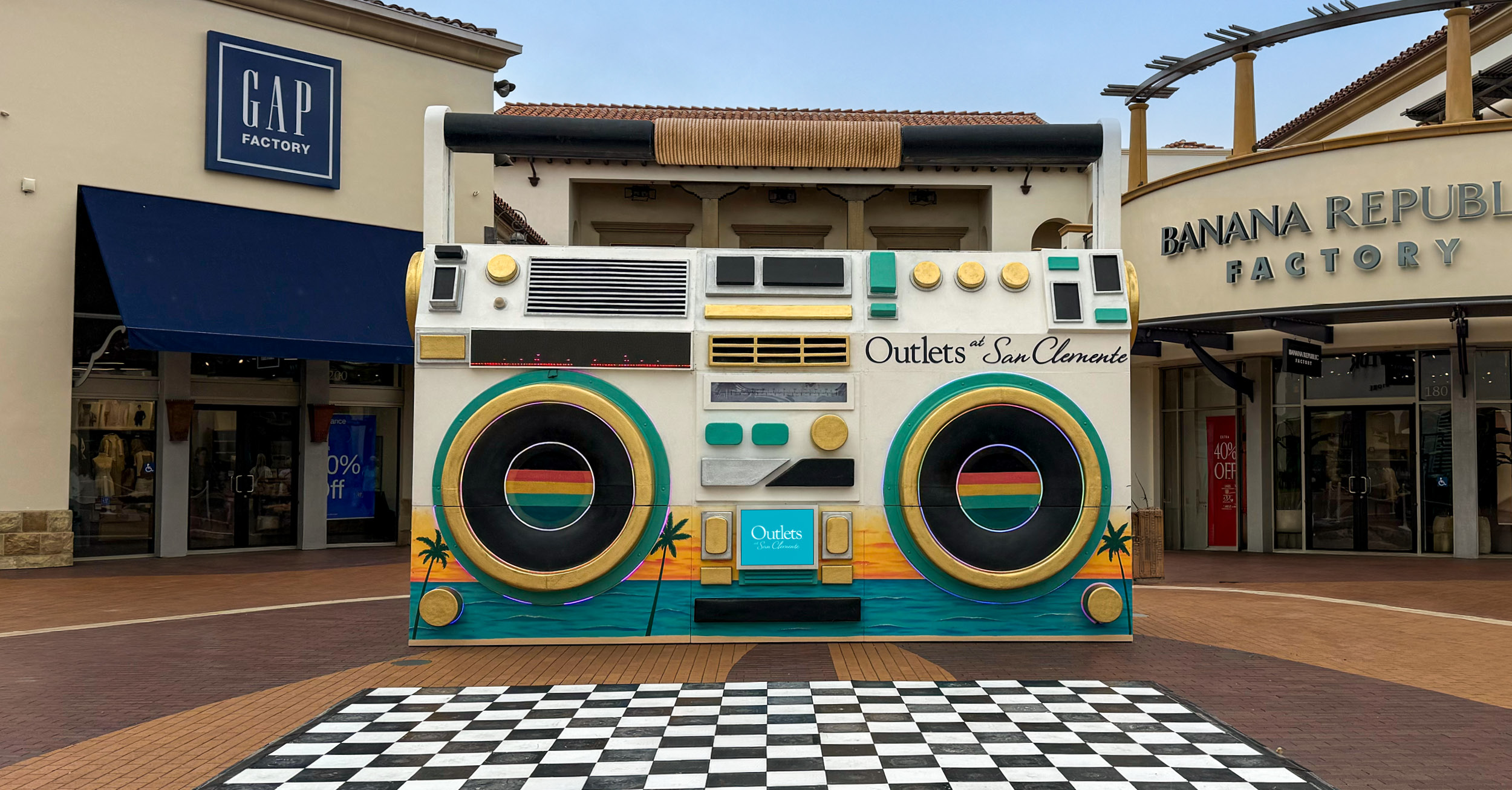 World’s Biggest Boombox Entertains Shoppers in San Clemente